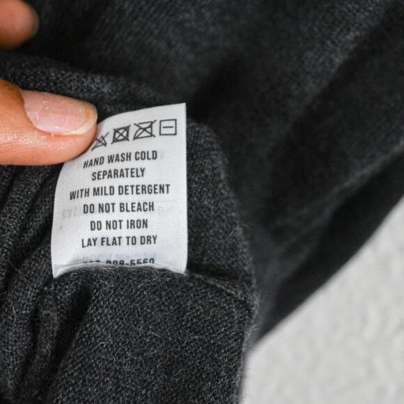 Buck Mason Gray 100% Cashmere ribbed knit Turtleneck Sweater size Medium - Picture 8 of 10